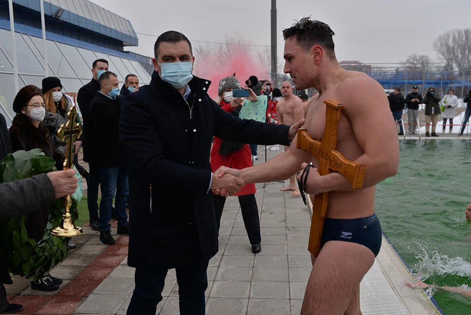 Plivanje za časni krst